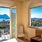 Alpi ホテル 3*