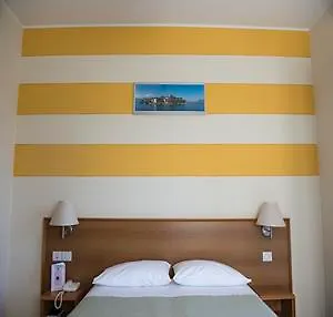 Отель Alpi 3*
