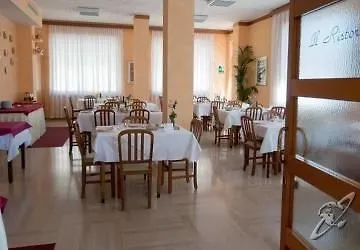 Отель Alpi 3*